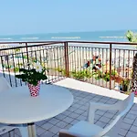 Astoria فندق بيزارو