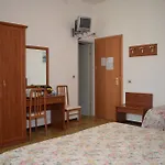 Astoria بيزارو