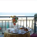 Astoria بيزارو