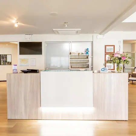 Astoria 3* Πέζαρο