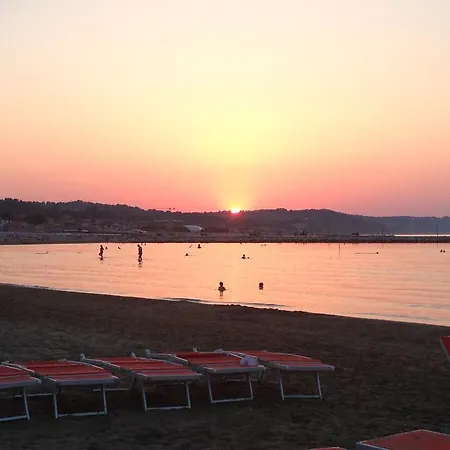 Astoria 3* 페자로