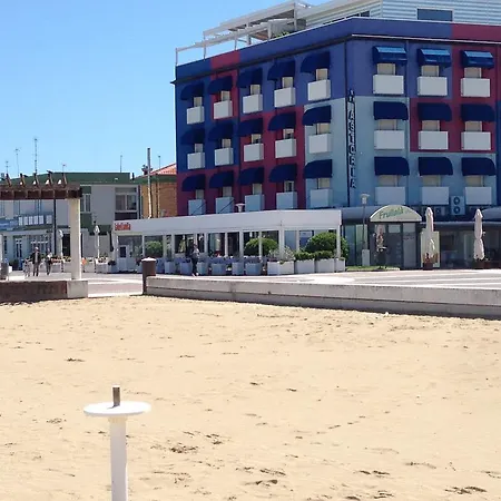 Astoria 3* Πέζαρο