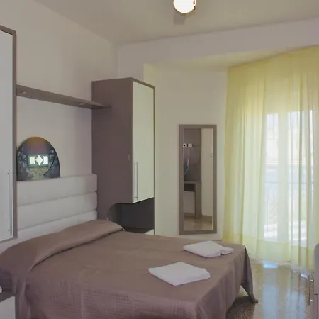 Astoria 3* Πέζαρο